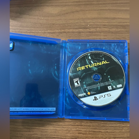 Returnal ps5 game - Picture 2 of 3